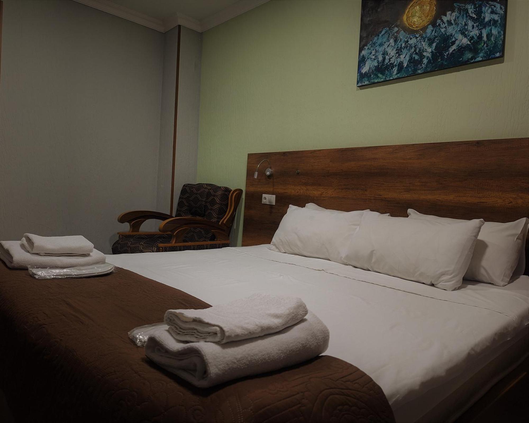 Hotel Georgian Кутаиси Екстериор снимка