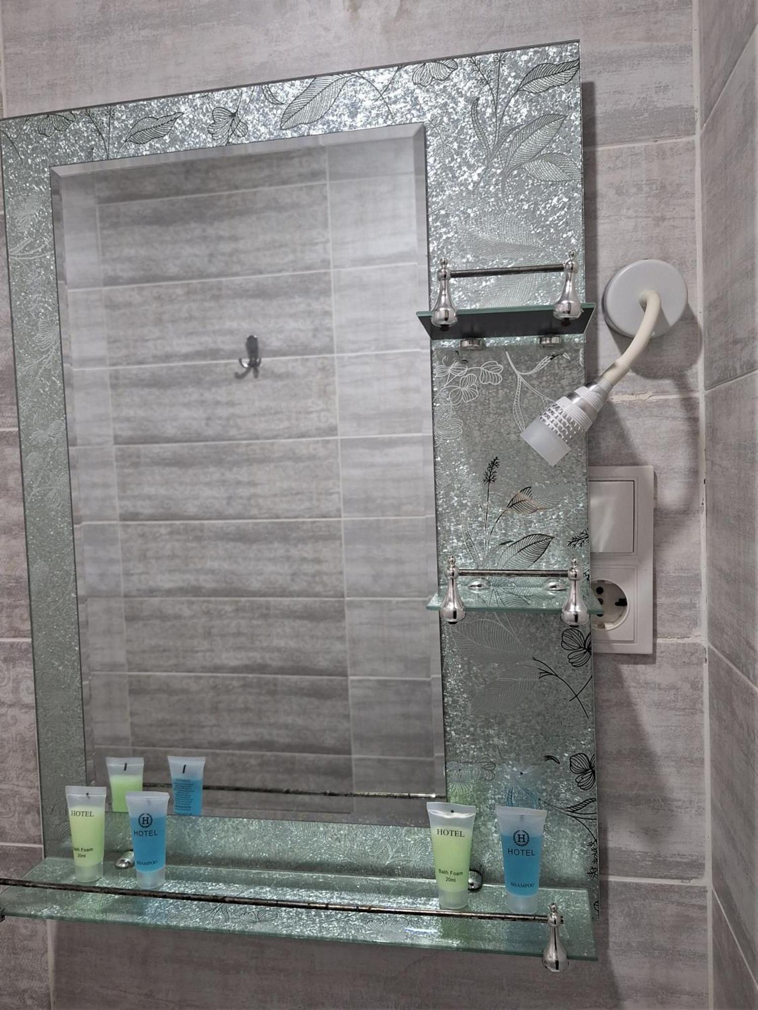 Hotel Georgian Кутаиси Екстериор снимка