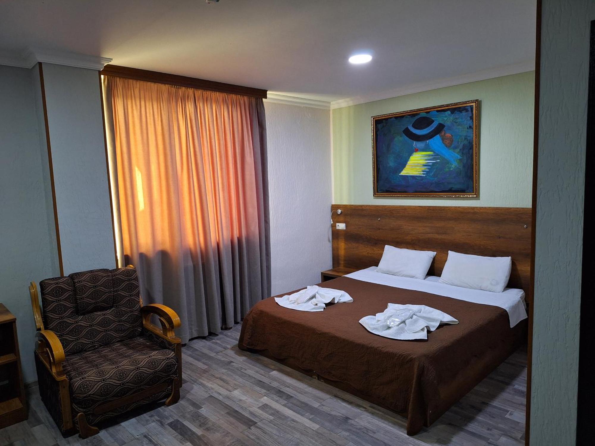 Hotel Georgian Кутаиси Екстериор снимка