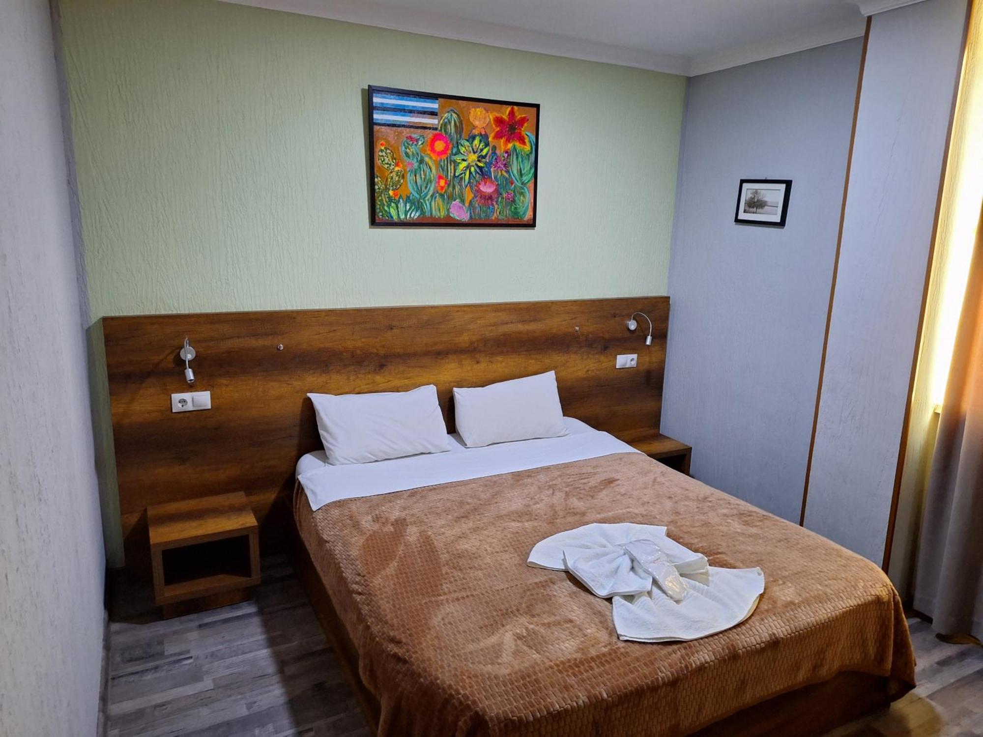 Hotel Georgian Кутаиси Екстериор снимка