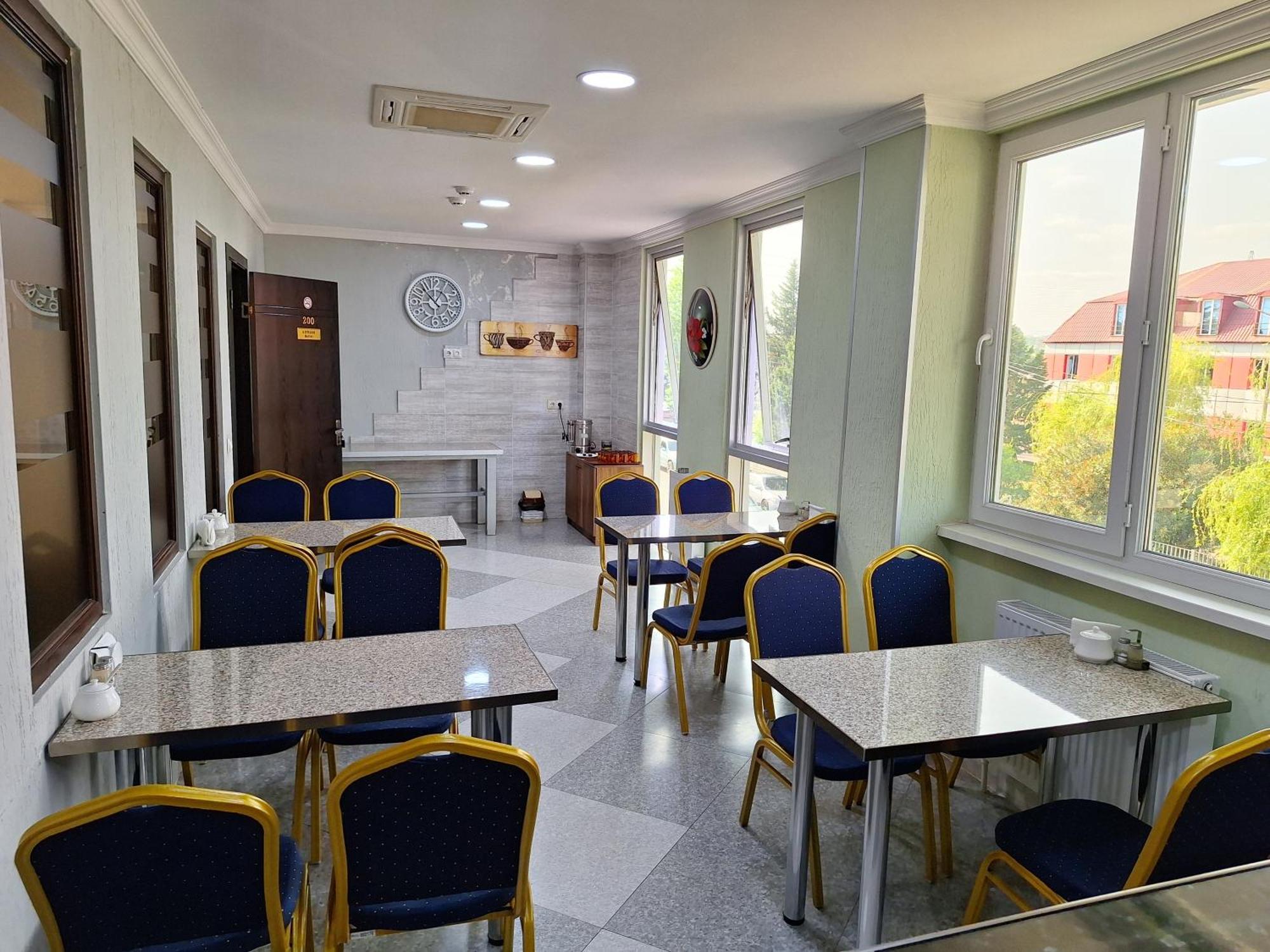 Hotel Georgian Кутаиси Екстериор снимка