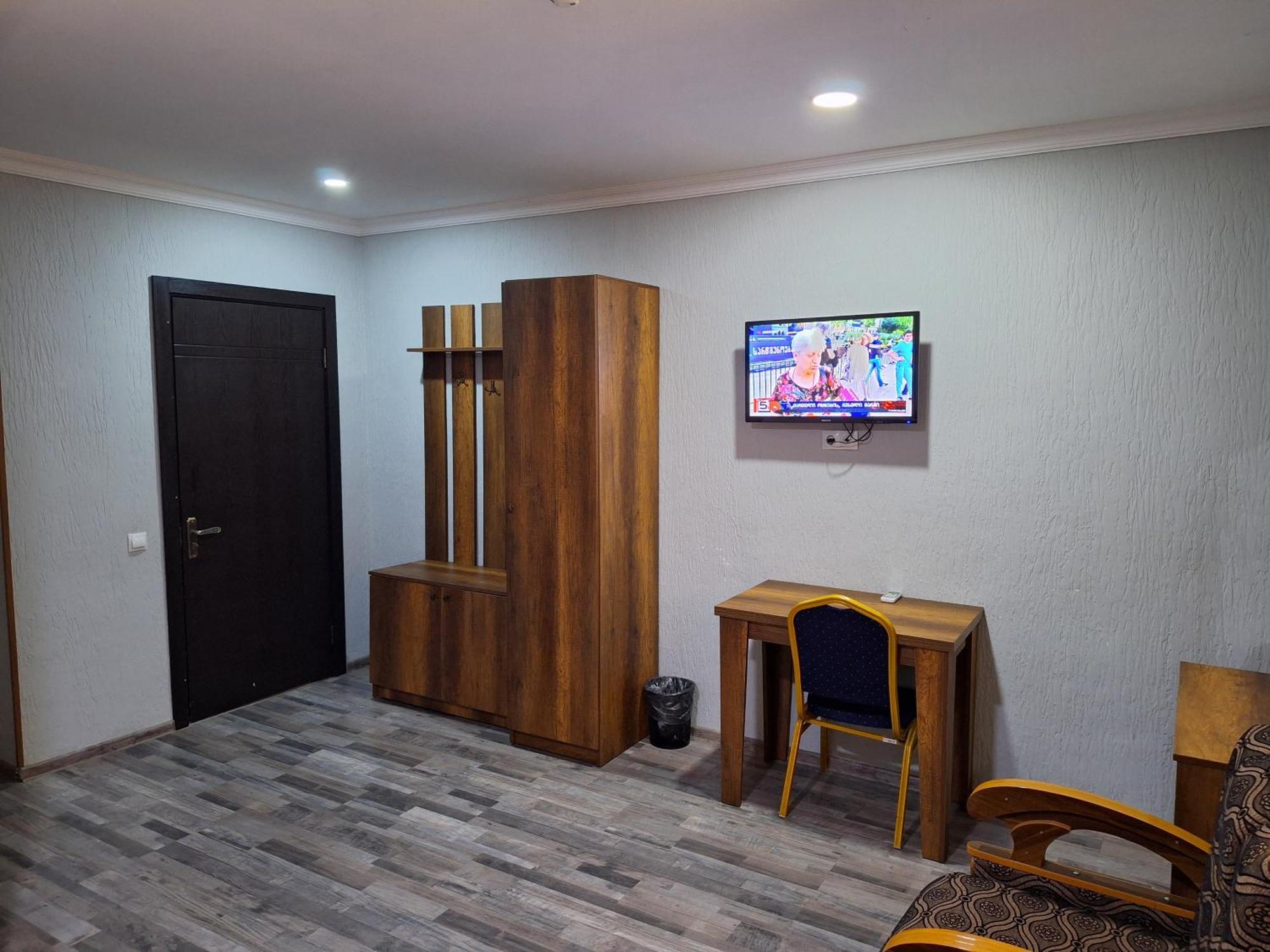 Hotel Georgian Кутаиси Екстериор снимка